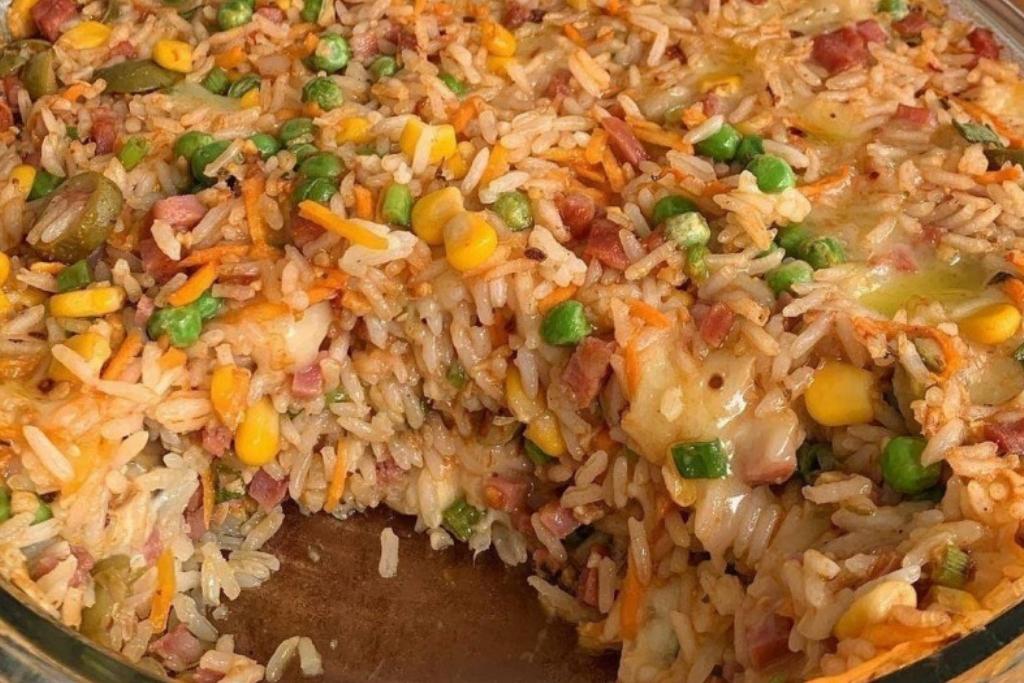 Arroz de forno rápido, almoço completo facílimo basta misturar tudo