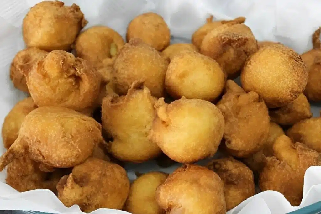 Bolinho de chuva tradicional igual minha avó fazia pra mim e meus primos, uma delícia