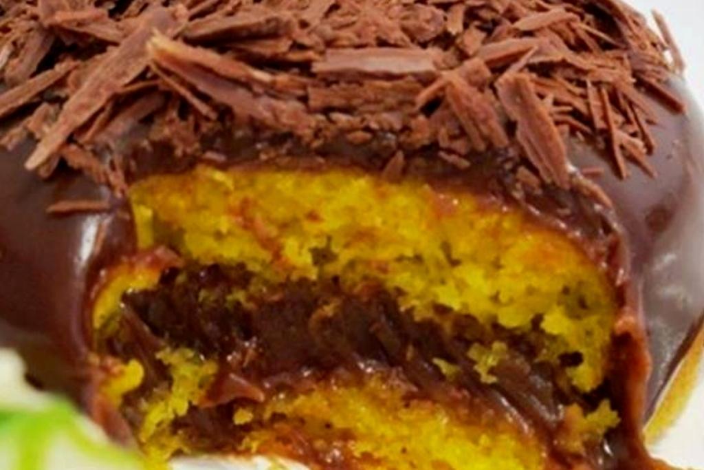 Bolo de cenoura com cobertura de nutella, esse é pra ninguém botar defeito