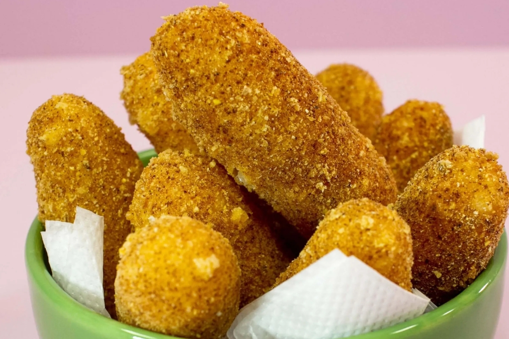 Croquete rápido de queijo da Ana Maria, perfeito para beliscar durante os jogos da Copa! Rumo ao HEXA