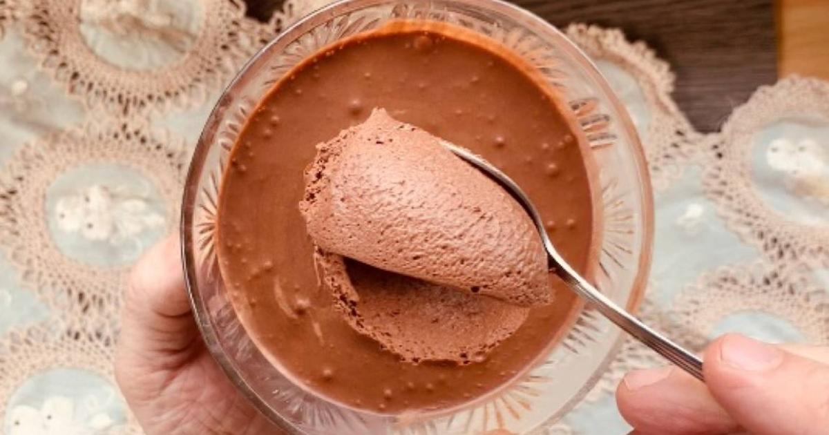 Mousse de chocolate e natas, é perfeita para servir em ocasiões especiais