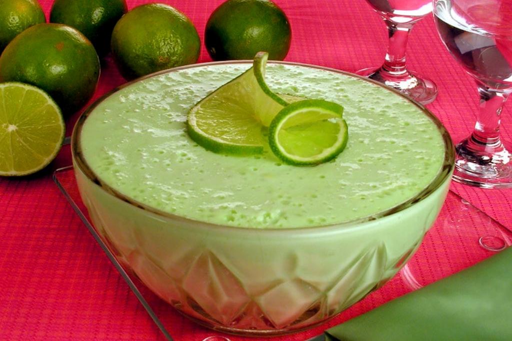 Mousse de limão de liquidificador, tão fácil que irá fazer todos os dias Mousse de limão de liquidificador, tão fácil que irá fazer todos os dias