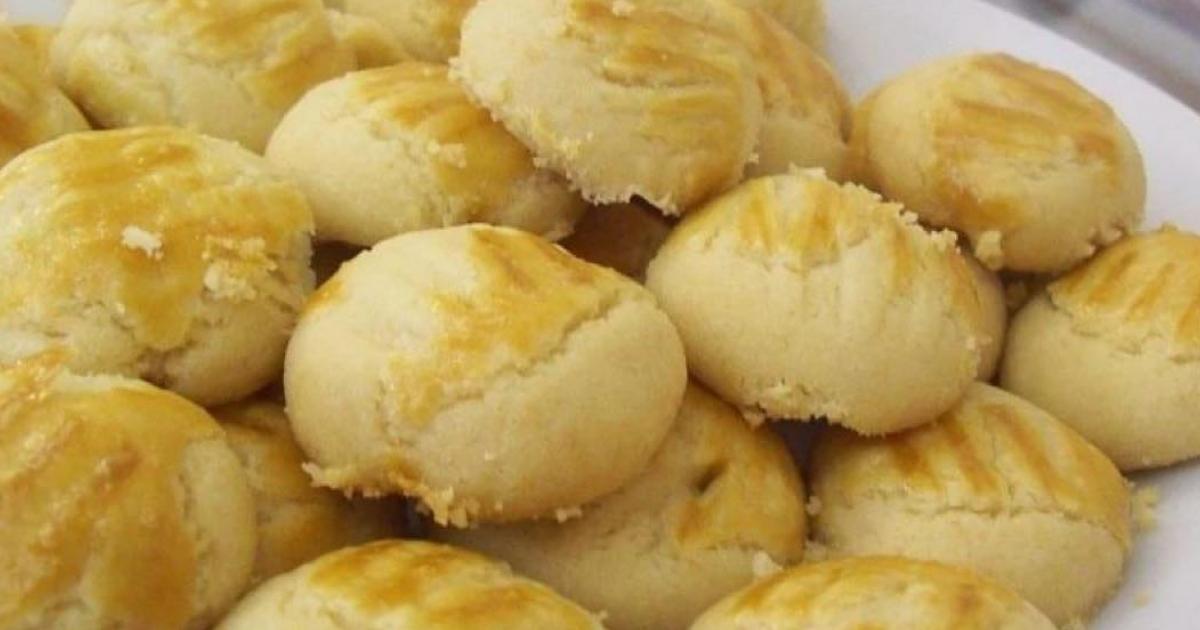 Salgadinho de queijo muito saboroso, basta misturar esses ingredientes e levar ao forno