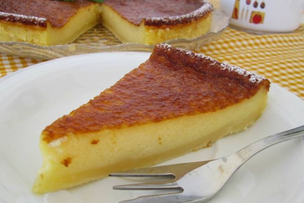 Tarte de leite condensado faz em menos de 10 minutos, é divino