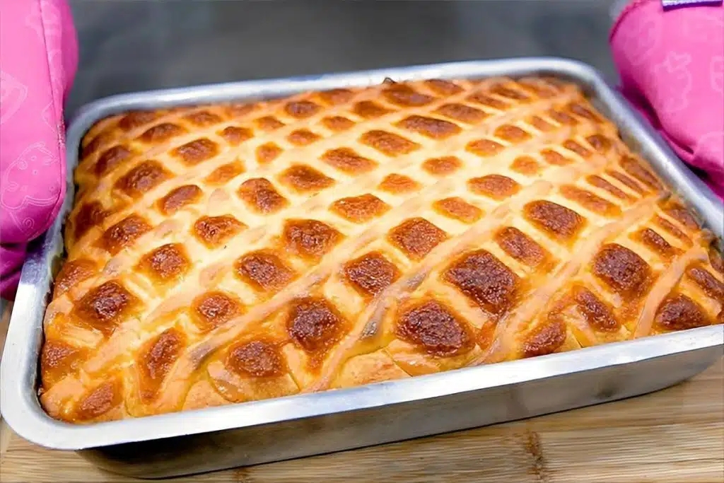 Torta de presunto e queijo com massa fofinha que desmancha na boca, uma delícia